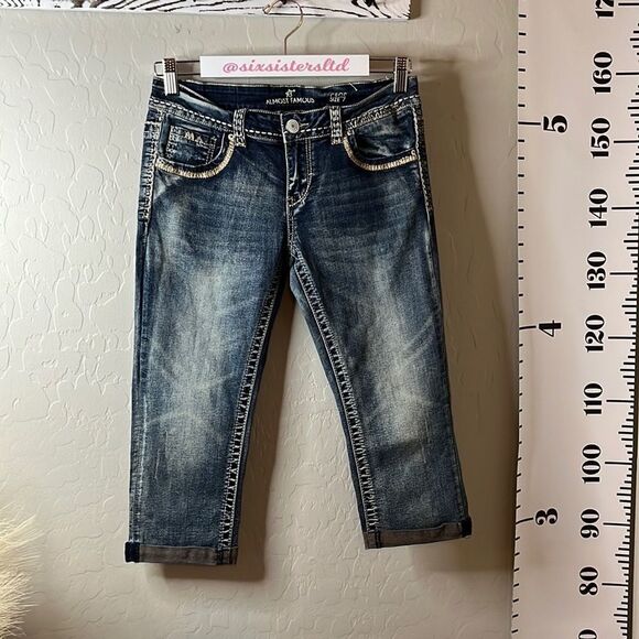 ALMOST Famous low rise cropped jeans embellished flap back pockets Size 7 - Picture 3 of 13